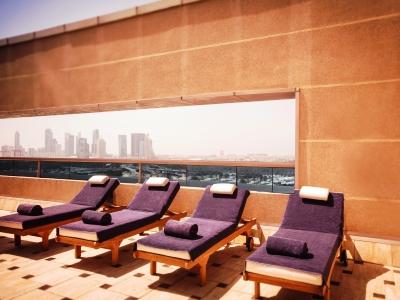 Hotel Moevenpick & Bur 5*